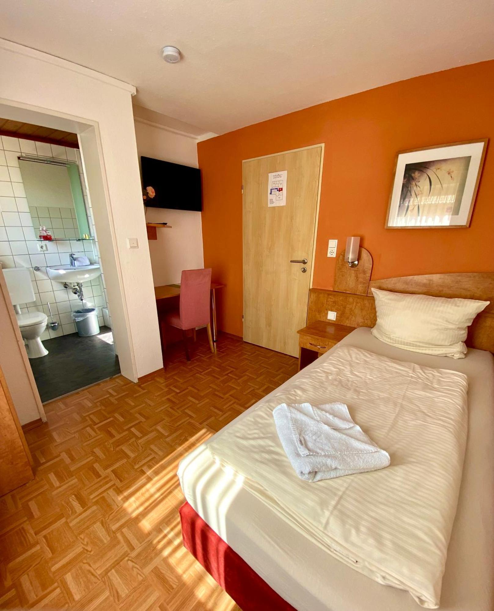 Hotel Gasthof Rose Günzburg Eksteriør billede